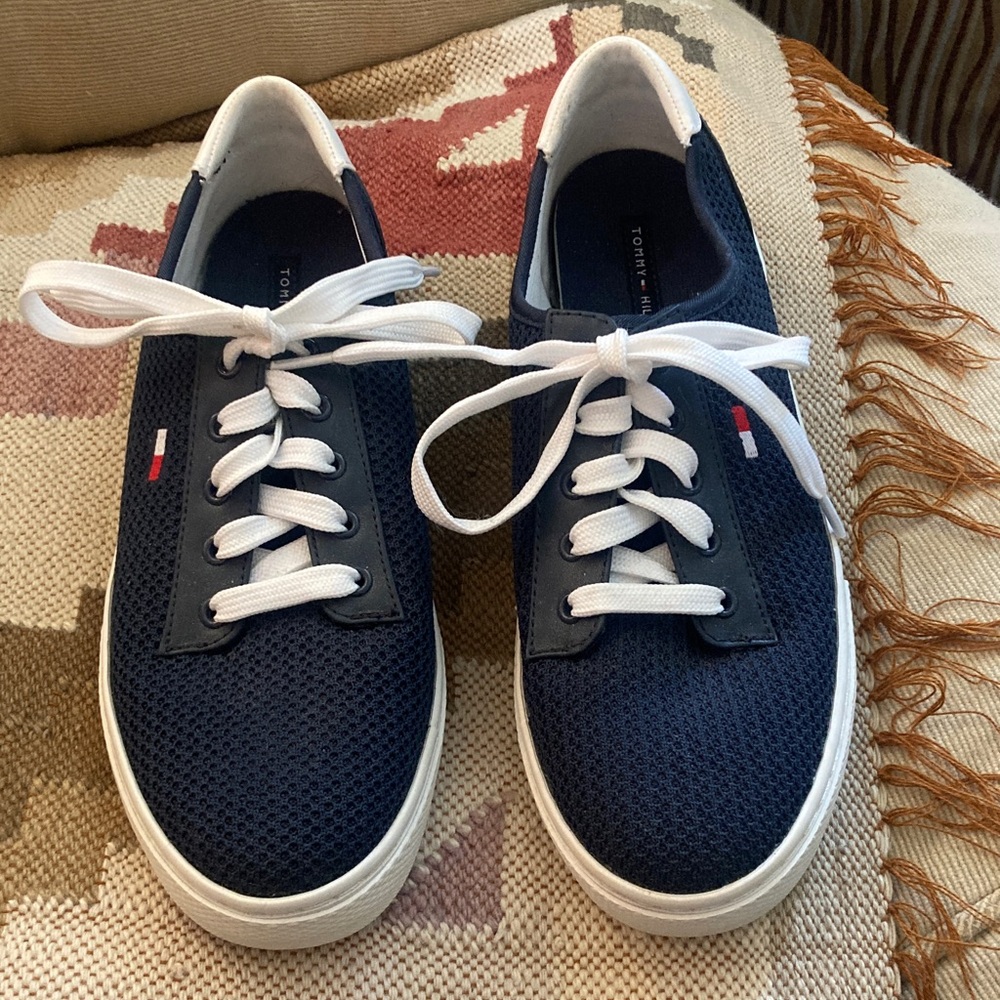 Tommy Hilfiger Navy and White Women's Sneakers